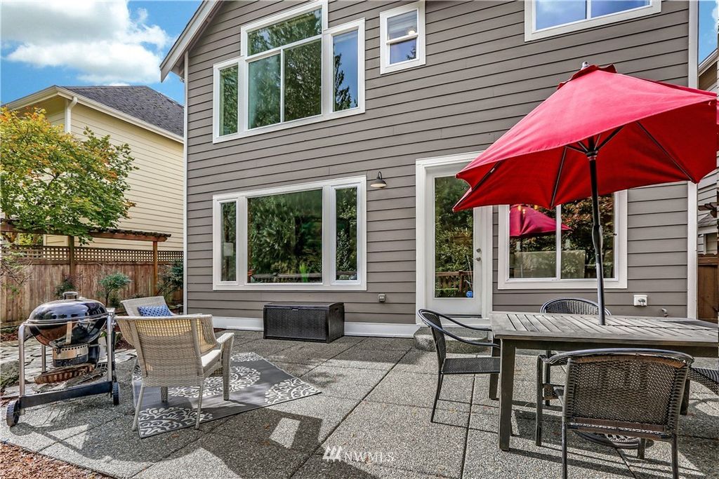 listing image 9369432853456446695
