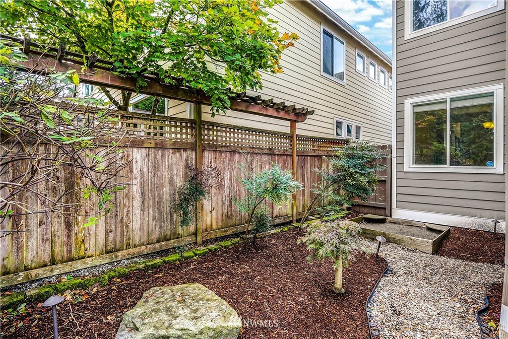 listing image 9369429101506219694