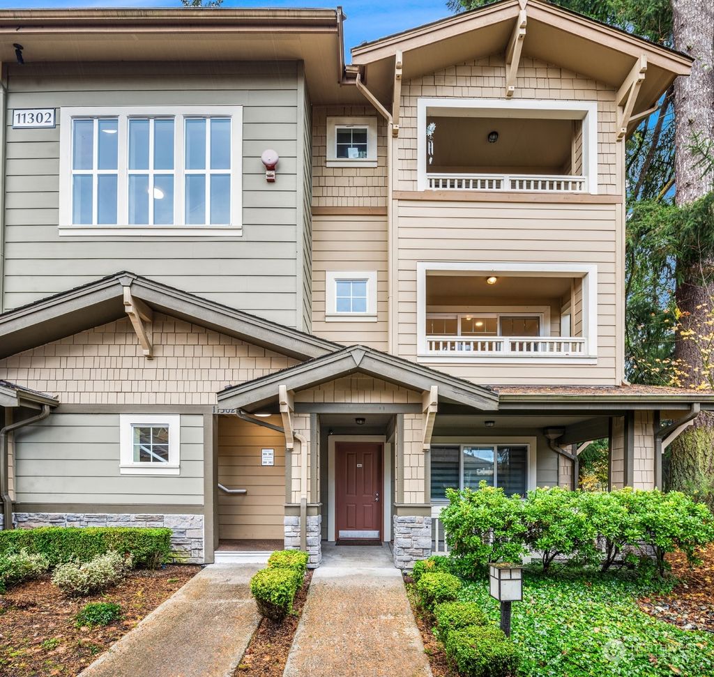 Photo of 11302 124th Avenue NE #202, Kirkland, WA 98033 (MLS # 2178287)