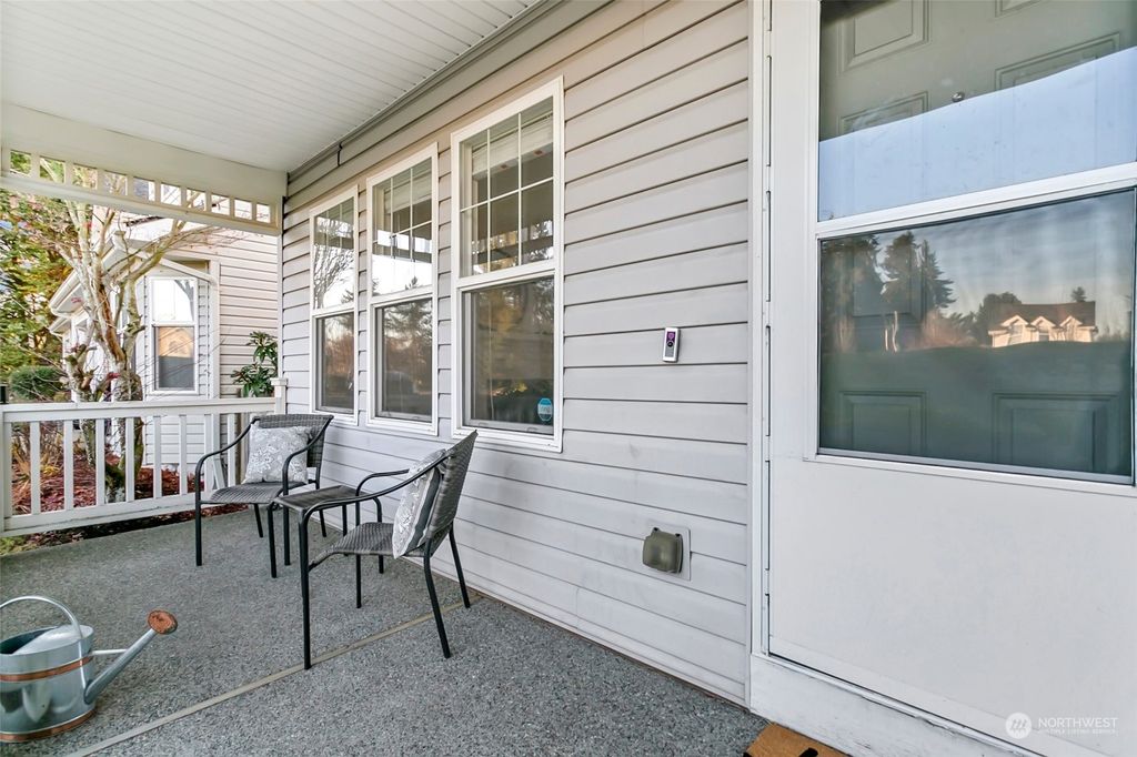 Photo of 517 Redmond Place NE, Renton, WA 98056 (MLS # 2181961)