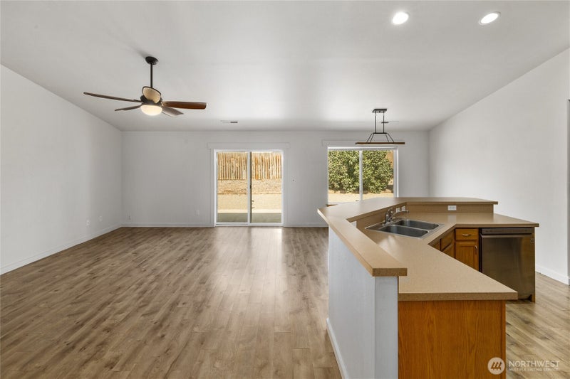311 E Kristen Avenue
