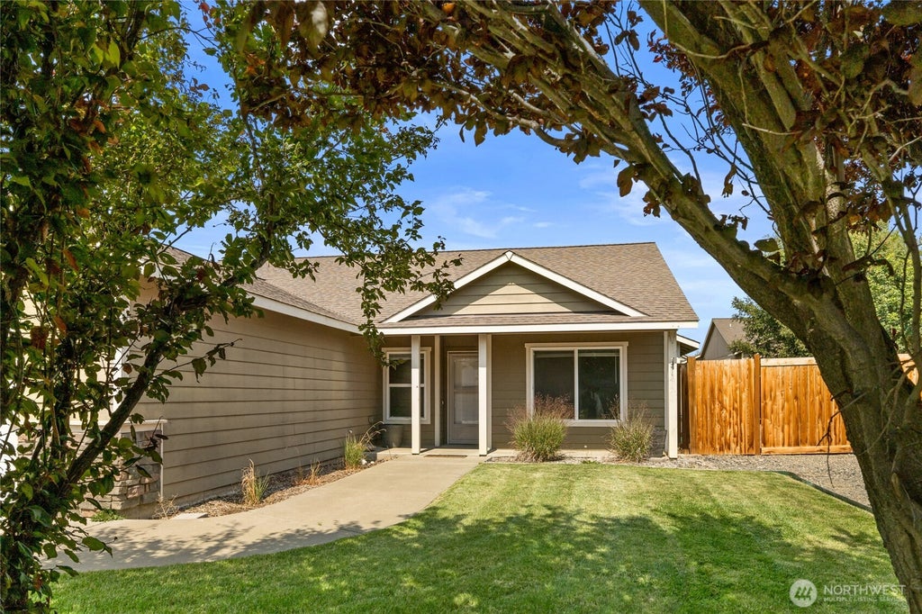 Photo of 311 E Kristen Avenue, Ellensburg, WA 98926 (MLS # 2575137)