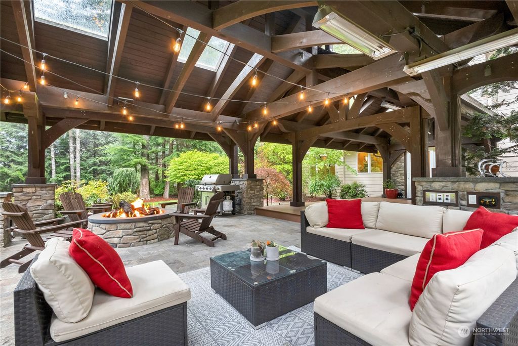 Photo of 11327 Upper Preston Road SE, Issaquah, WA 98027 (MLS # 2260023)