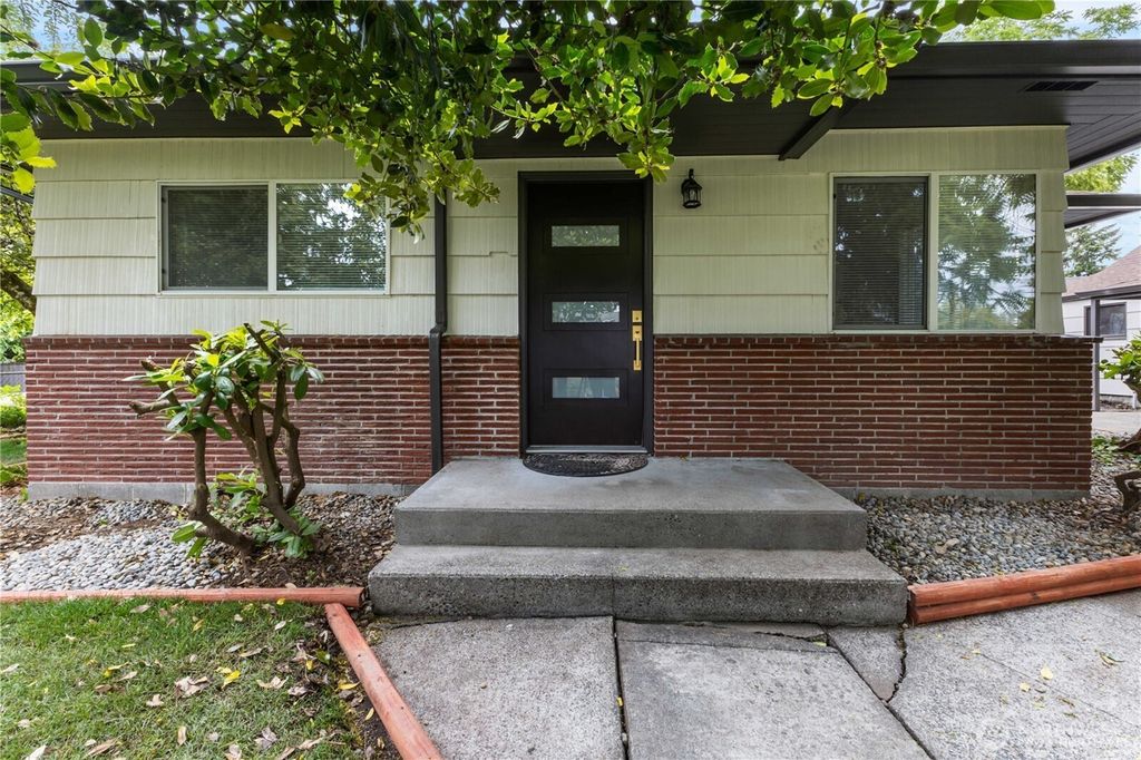 Photo of 10303 40th Avenue E, Tacoma, WA 98446 (MLS # 2458016)