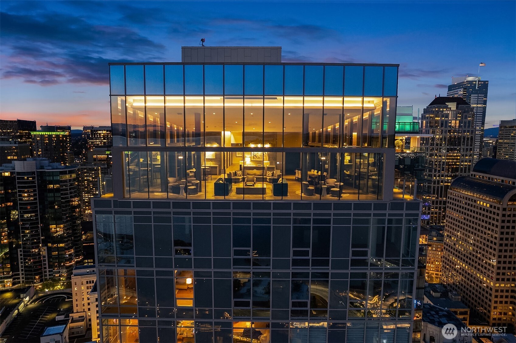 121 Stewart Street 1306