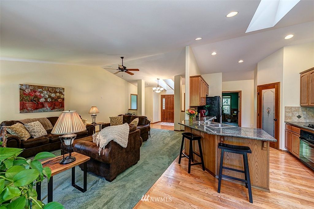 listing image 9360779547543500037