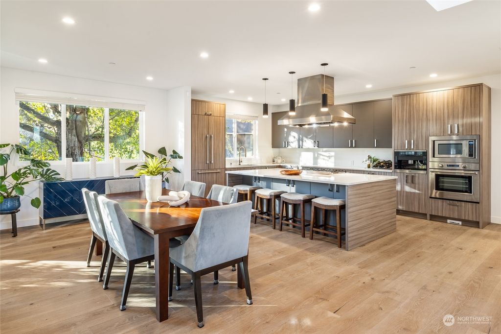 Photo of 10425 22nd Avenue SW, Seattle, WA 98146 (MLS # 2309944)