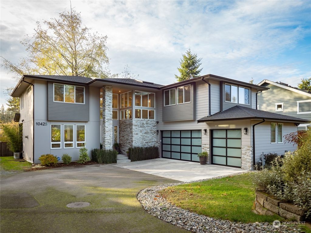 Photo of 10425 22nd Avenue SW, Seattle, WA 98146 (MLS # 2309944)