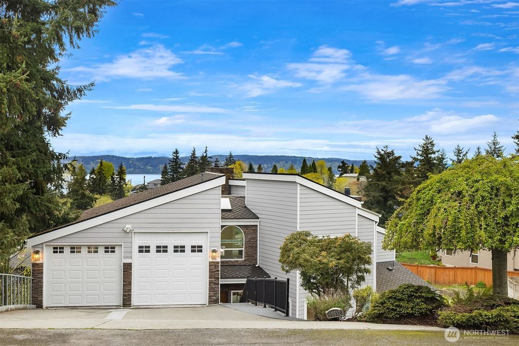 Photo of 10612 MacArthur Lane, Mukilteo, WA 98275 (MLS # 2504917)
