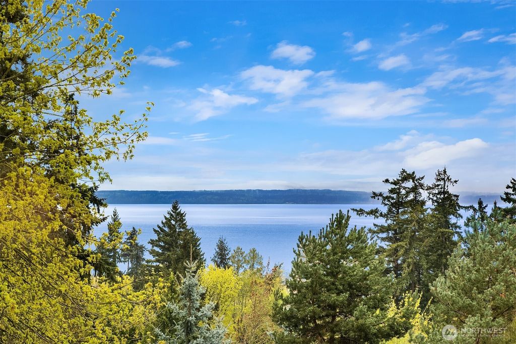 Photo of 10612 MacArthur Lane, Mukilteo, WA 98275 (MLS # 2504917)