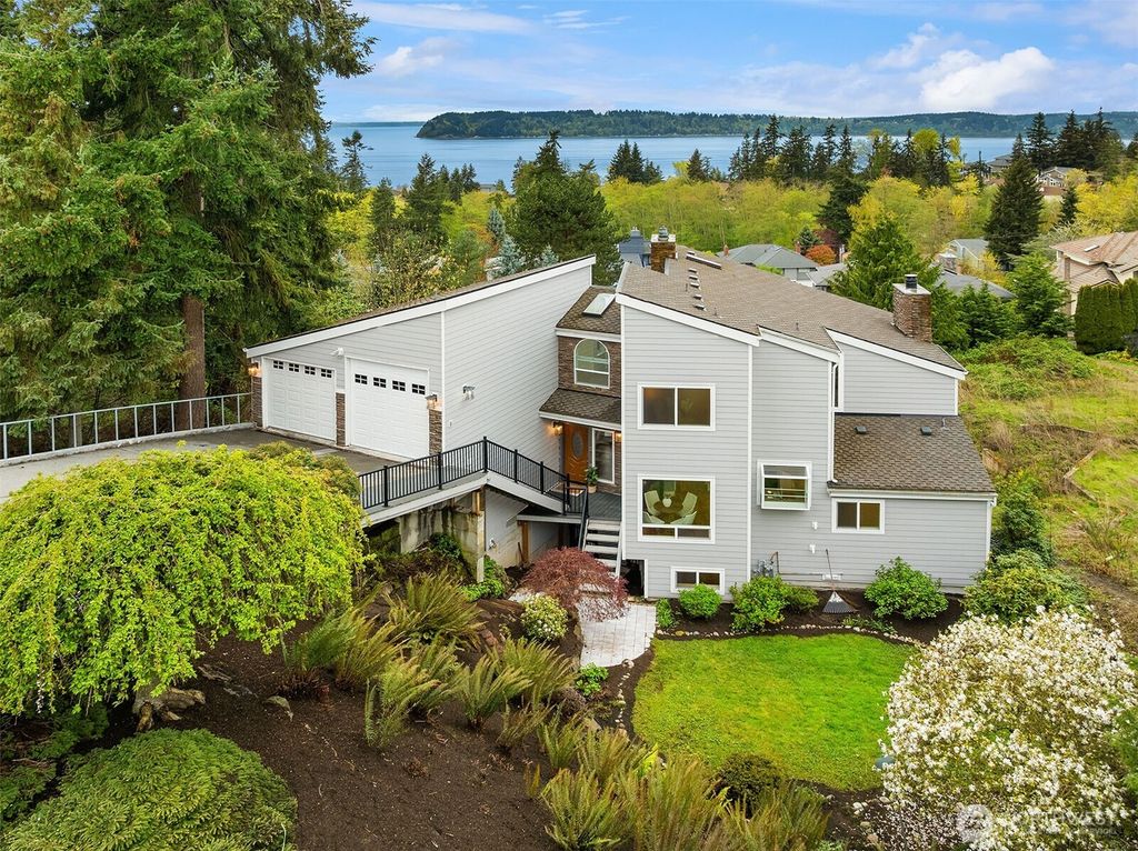 Photo of 10612 MacArthur Lane, Mukilteo, WA 98275 (MLS # 2504917)