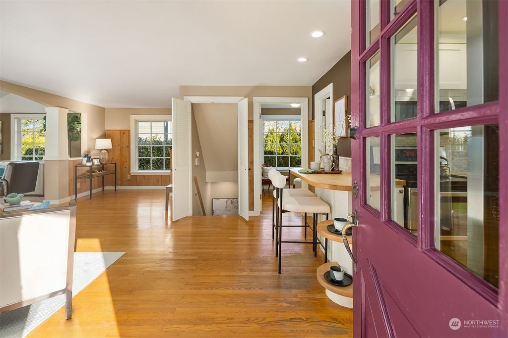 Photo of 2447 64th Avenue SE, Mercer Island, WA 98040 (MLS # 2328455)