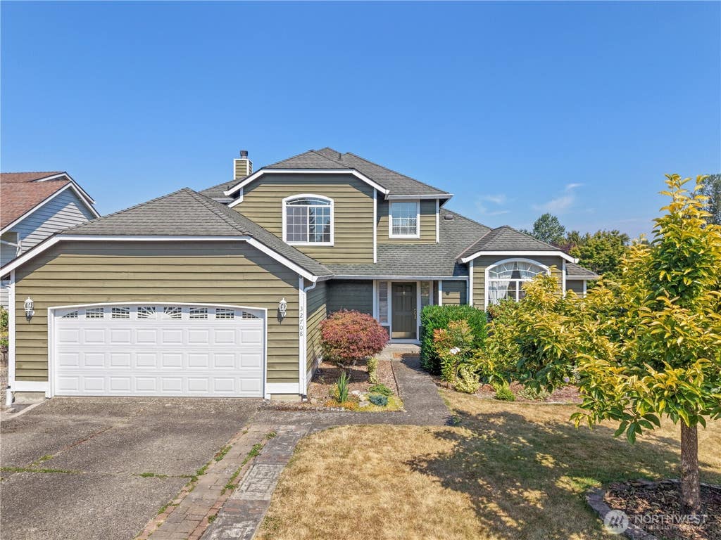 Photo of 32708 19th Place SW, Federal Way, WA 98023 (MLS # 2559485)