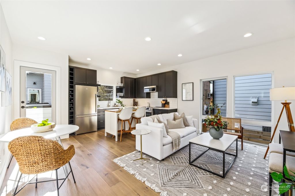 Photo of 127 29th Avenue #C, Seattle, WA 98122 (MLS # 2179199)