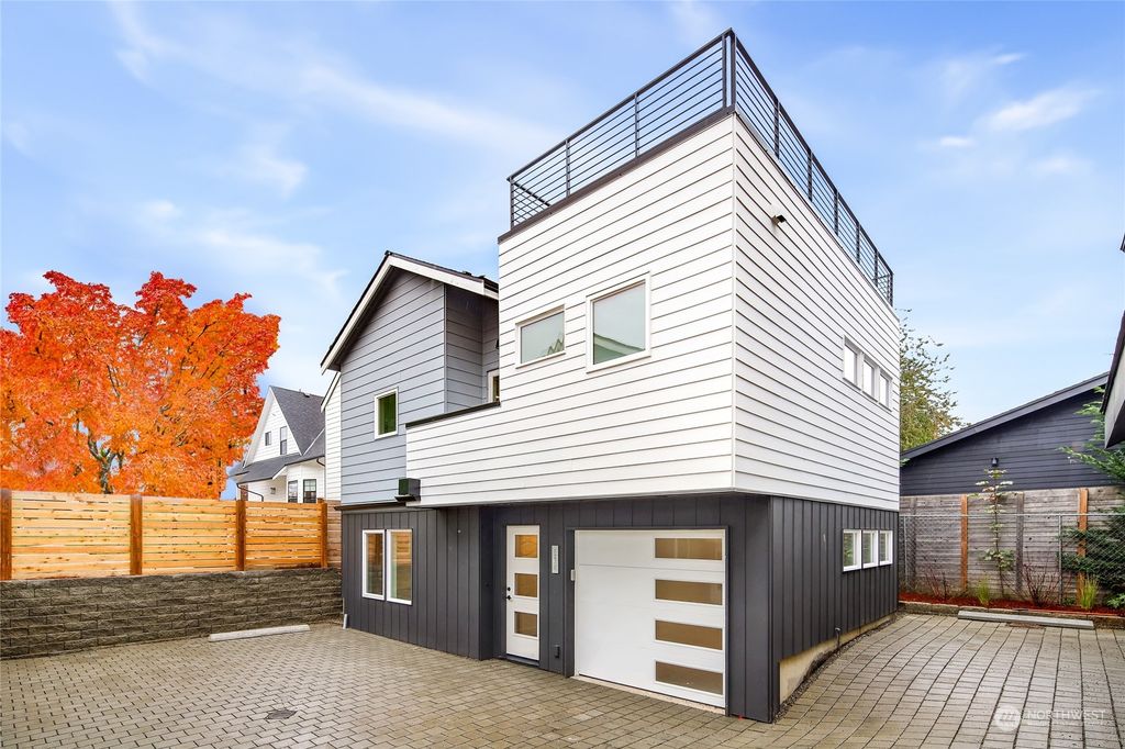 Photo of 127 29th Avenue #C, Seattle, WA 98122 (MLS # 2179199)