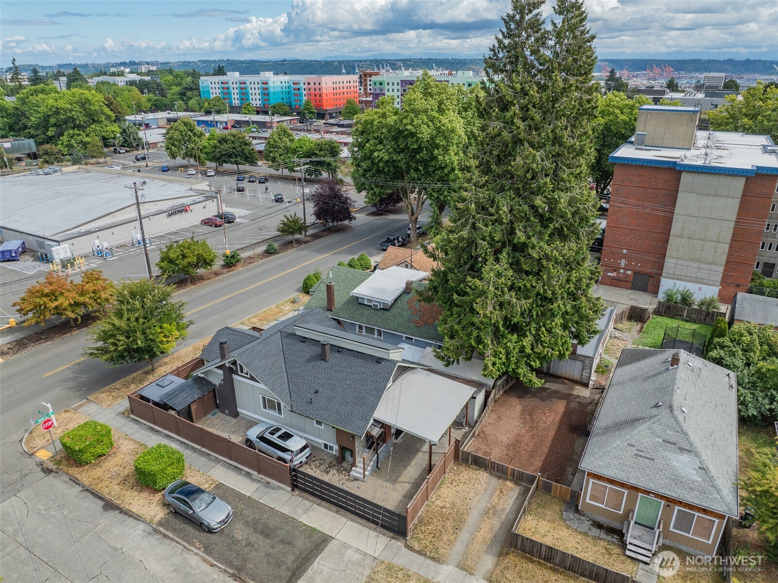 1322 Earnest S Brazill Street