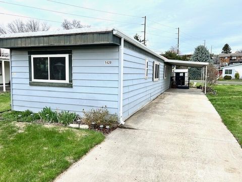 Photo of 1420 SE Chickadee Lane, College Place, WA 99324 (MLS # 2493786)