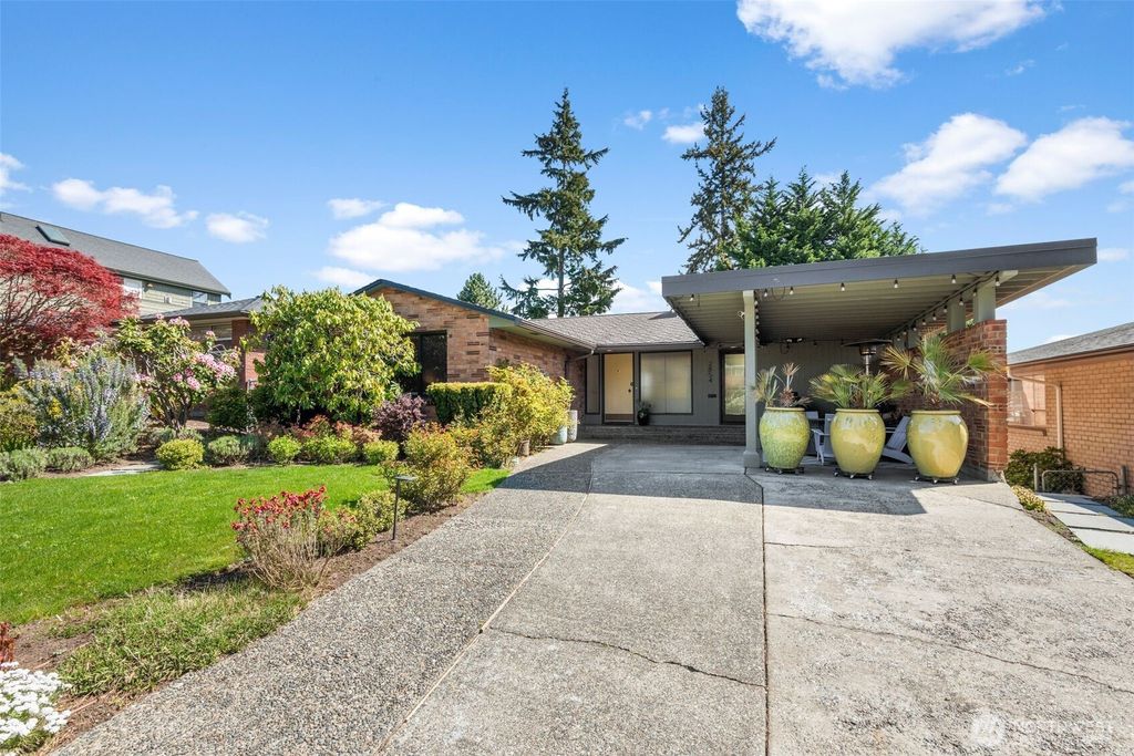 Photo of 2854 39th Avenue W, Seattle, WA 98199 (MLS # 2361568)