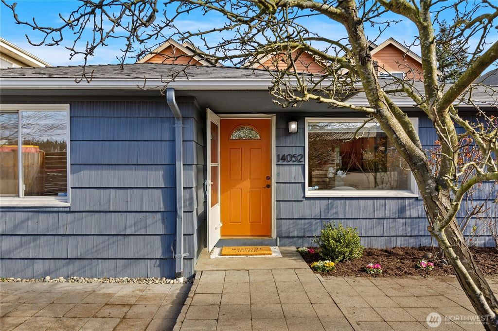 Photo of 14052 Midvale Avenue N, Seattle, WA 98133 (MLS # 2482094)