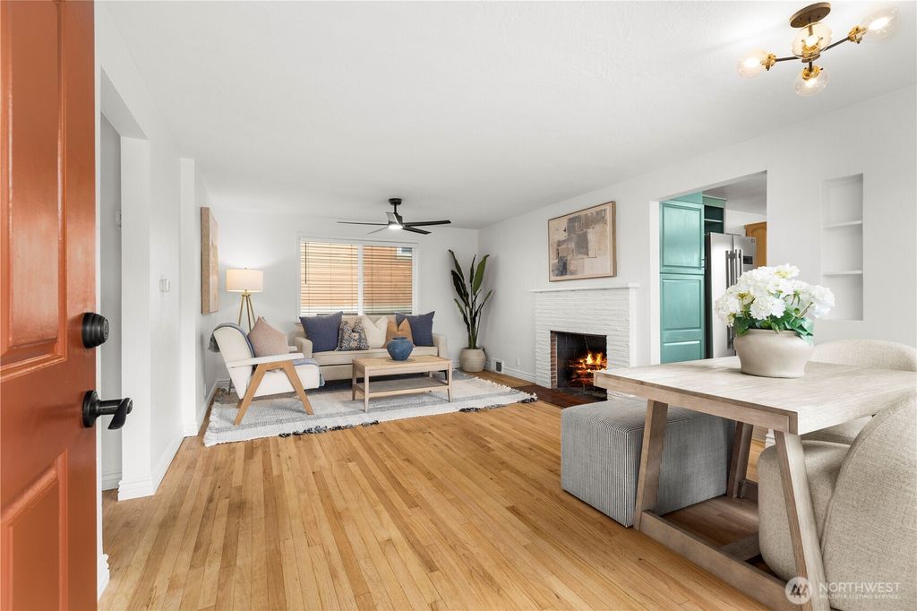 Photo of 14052 Midvale Avenue N, Seattle, WA 98133 (MLS # 2482094)