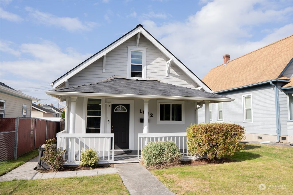 Photo of 1822 Lombard Avenue, Everett, WA 98201 (MLS # 2294943)