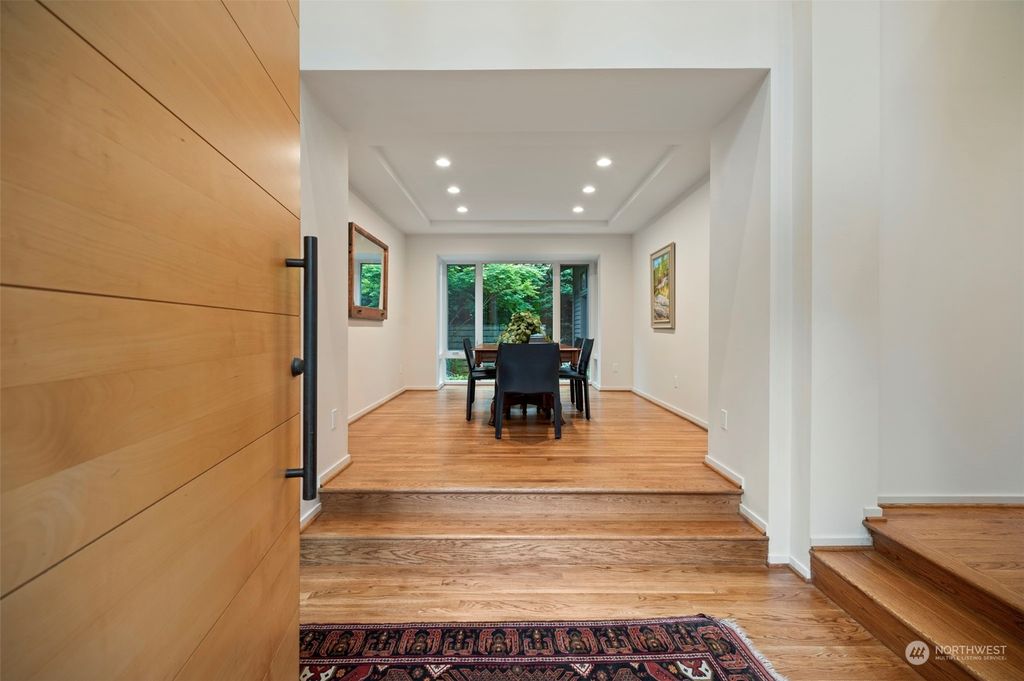 Photo of 8889 SE 74th Place, Mercer Island, WA 98040 (MLS # 2236777)