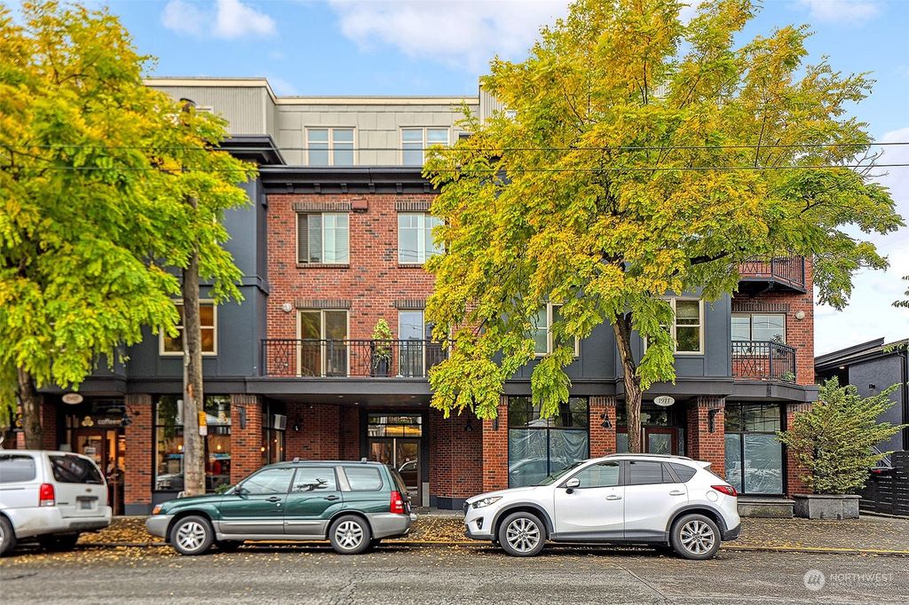 Photo of 1909 10th Avenue W #207, Seattle, WA 98119 (MLS # 2166791)