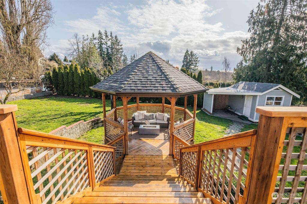 Photo of 6516 60th Street SE, Snohomish, WA 98290 (MLS # 2042576)