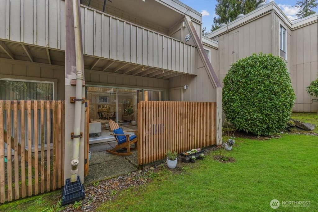 Photo of 4807 180th Street SW #E103, Lynnwood, WA 98037 (MLS # 2493546)