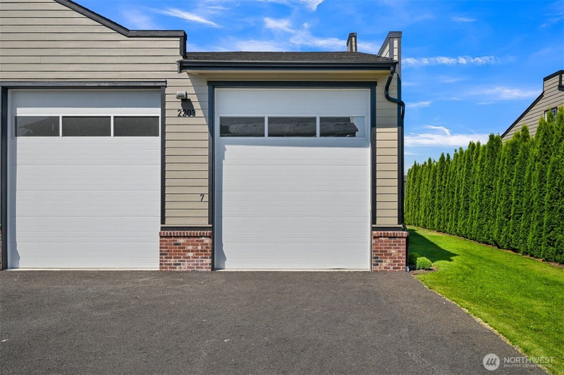 2203 Mercedes Drive 7