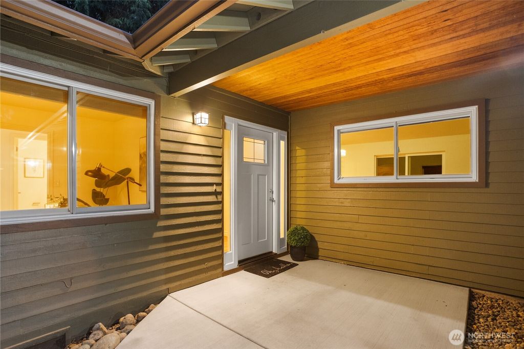 Photo of 20932 NE 44th Street, Sammamish, WA 98074 (MLS # 2412272)