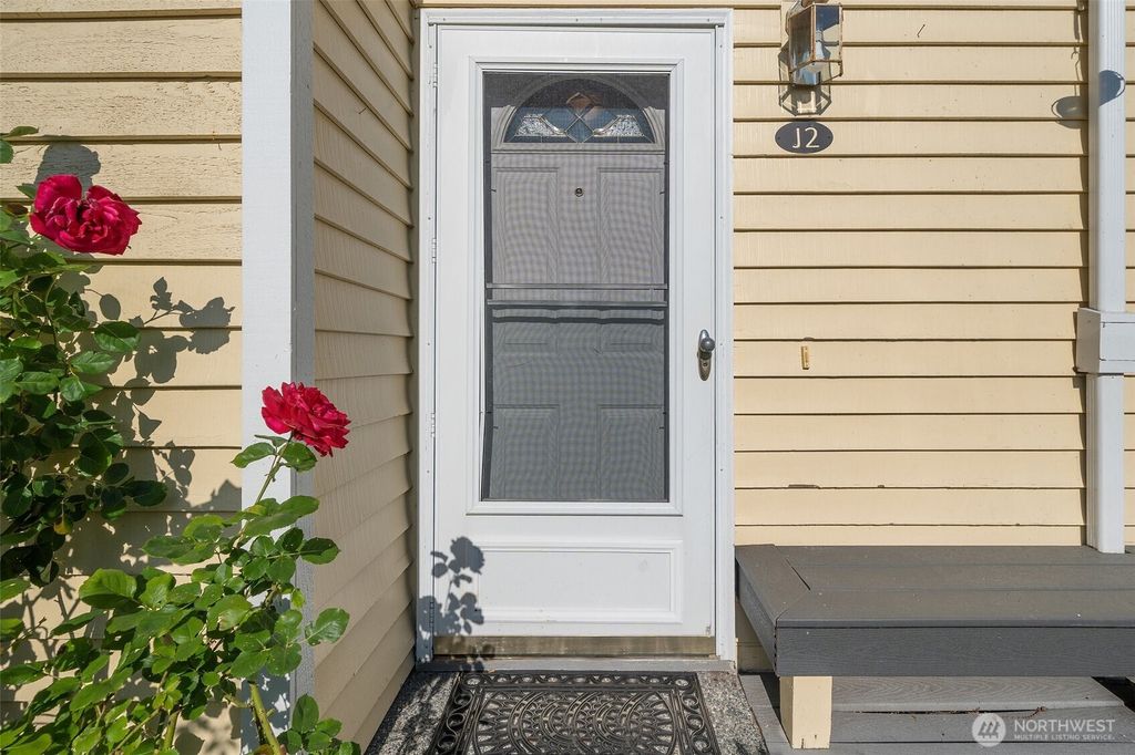 Photo of 10030 NE 120th Street #J2, Kirkland, WA 98034 (MLS # 2385457)