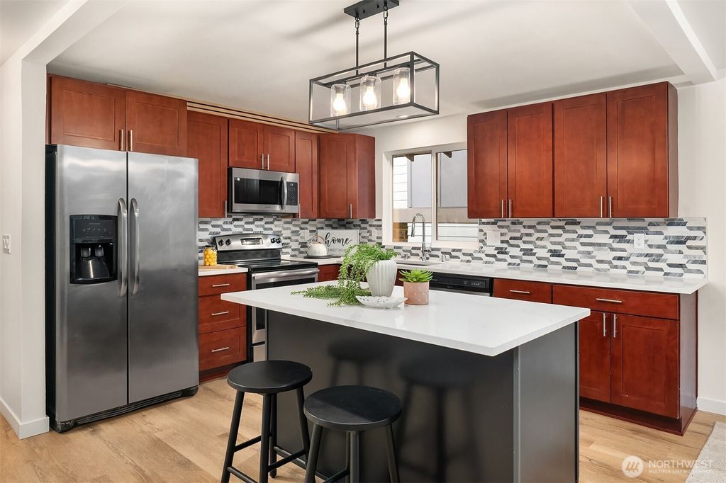 Photo of 3918 148th Street SW, Lynnwood, WA 98087 (MLS # 2490594)