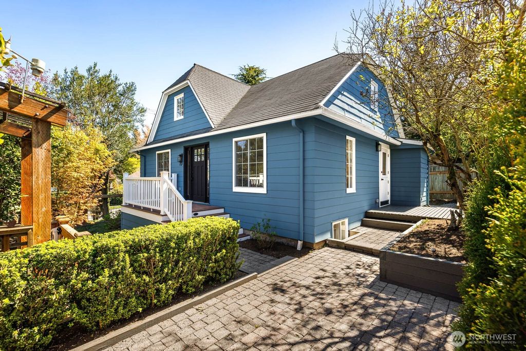 Photo of 715 NE 60th Street, Seattle, WA 98115 (MLS # 2500005)