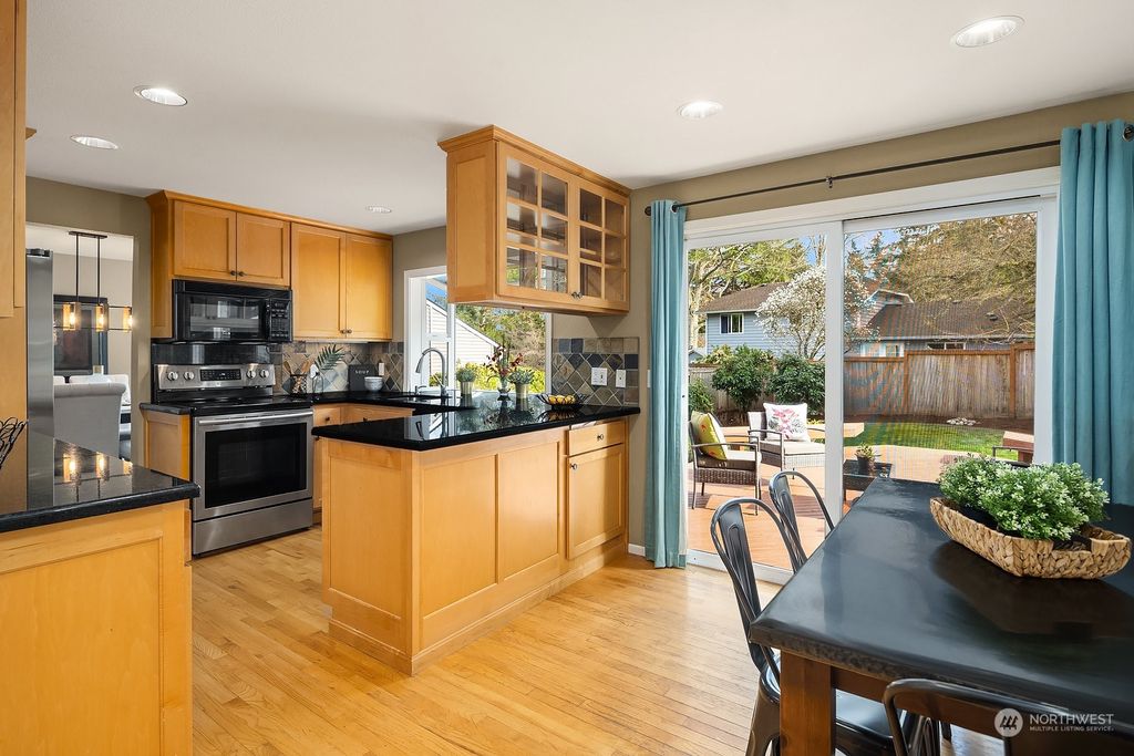 Photo of 15923 SE 46th Place, Bellevue, WA 98006 (MLS # 2052853)