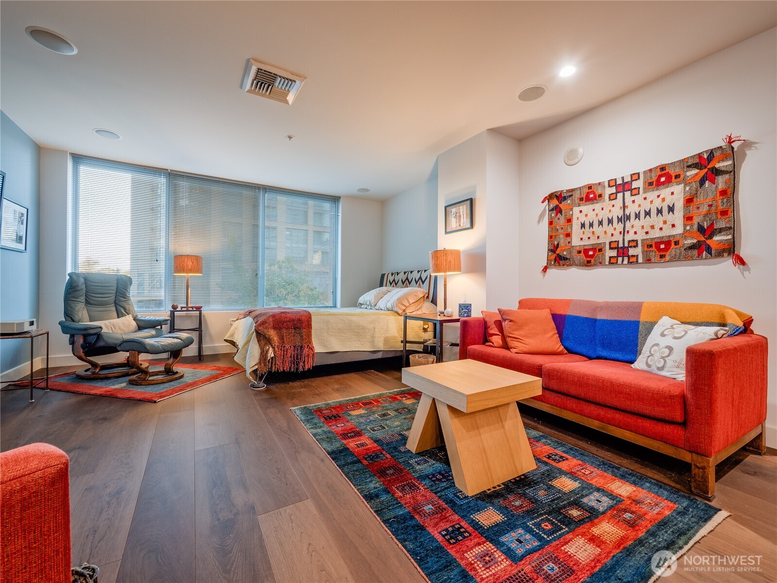 910 Lenora Street 200