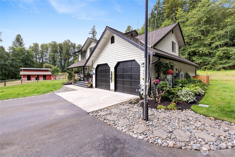 3594 Salmonberry Drive SE