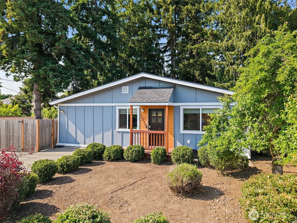 Photo of 11720 SE 272nd Place, Kent, WA 98030 (MLS # 2387516)