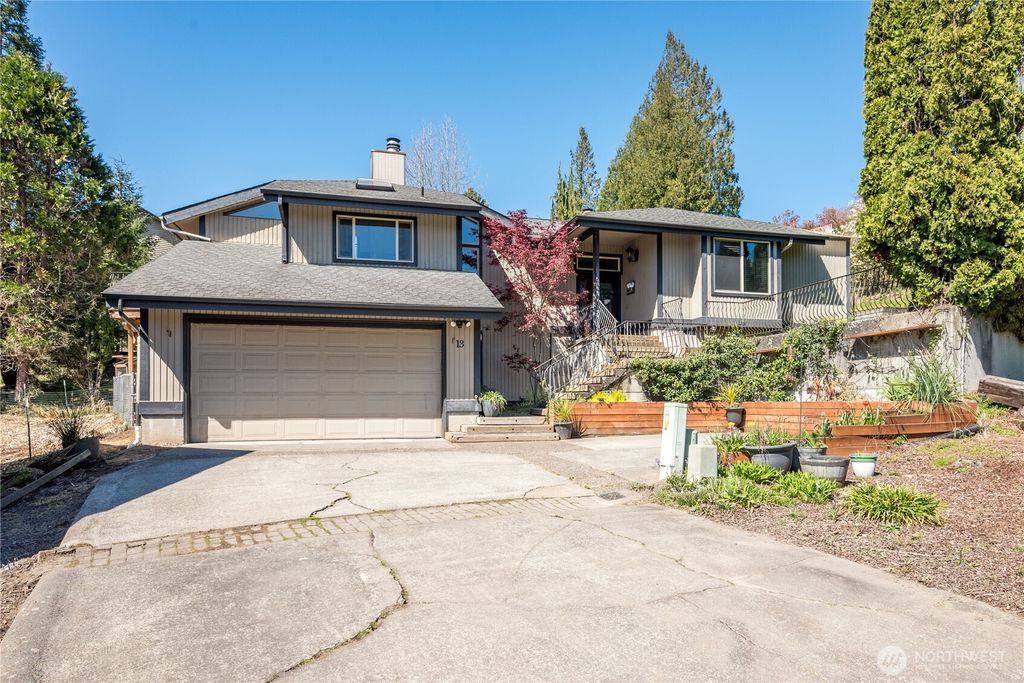 Photo of 13 Judith Place, Longview, WA 98632 (MLS # 2506156)