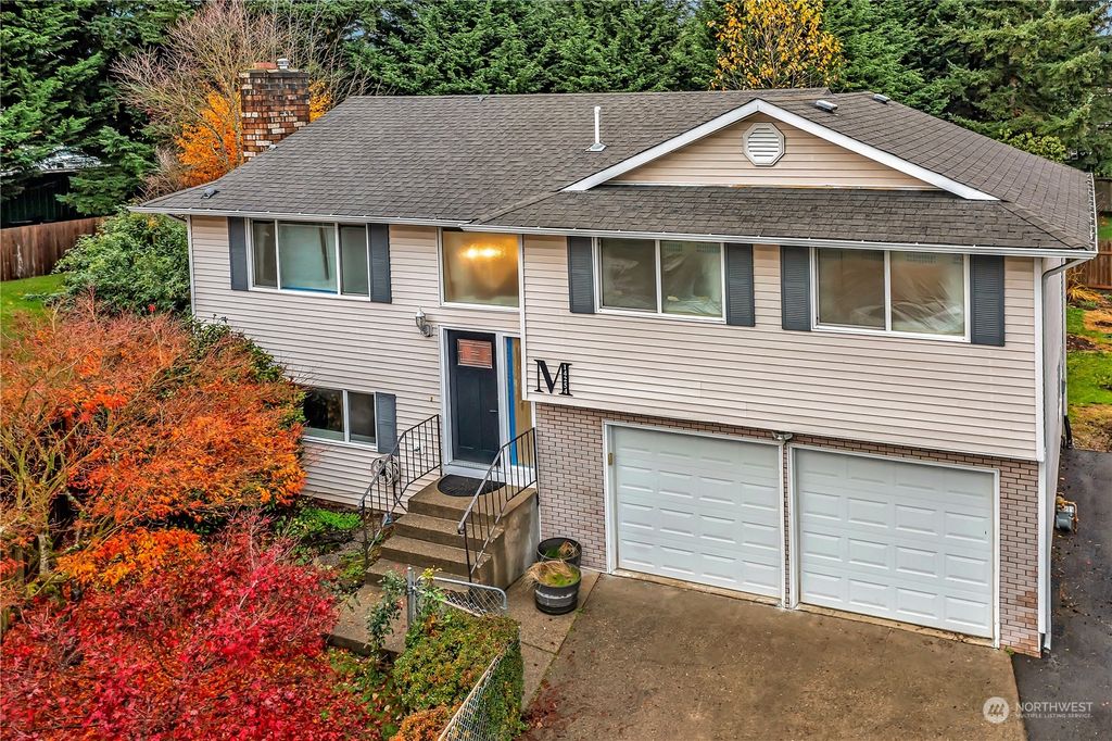 Photo of 14254 SE 257th Place, Kent, WA 98042 (MLS # 2310367)