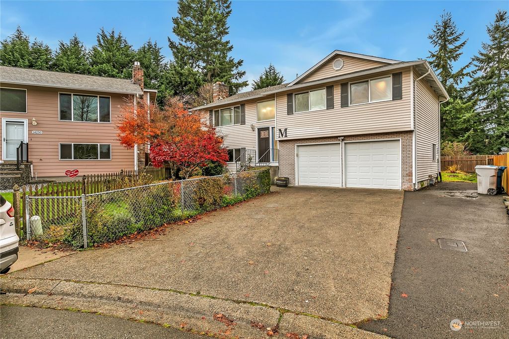 Photo of 14254 SE 257th Place, Kent, WA 98042 (MLS # 2310367)