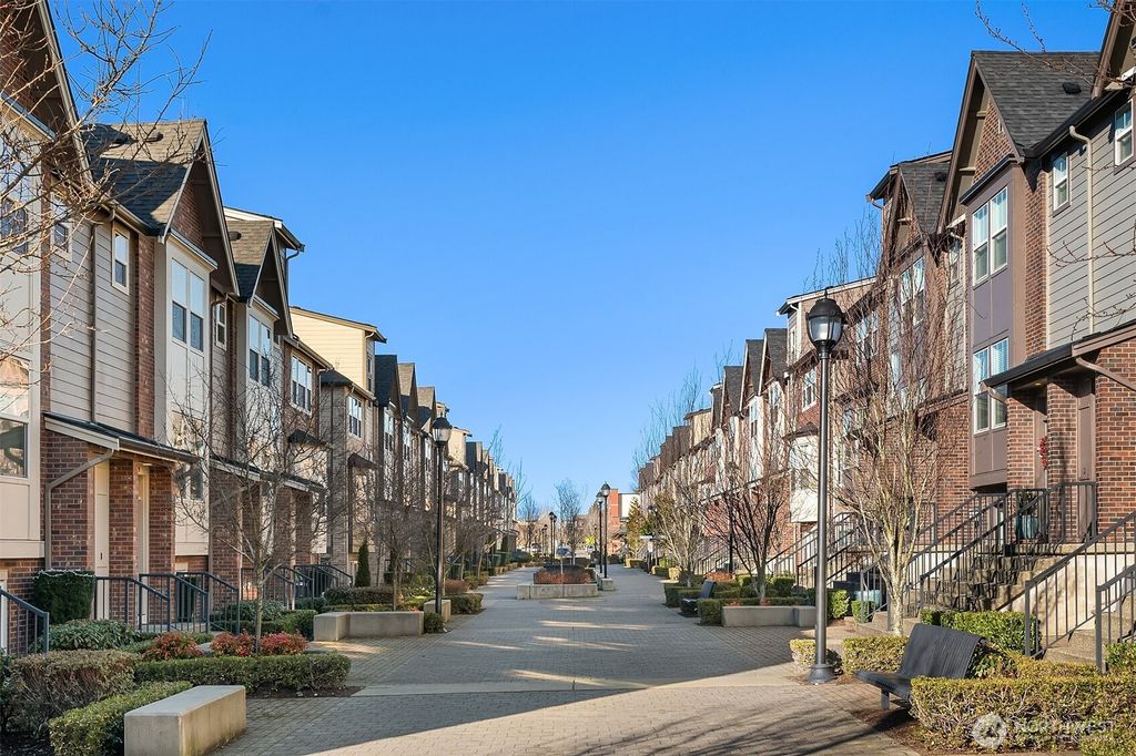 Photo of 1309 Brooklyn Walk Walk NE #18.3, Issaquah, WA 98029 (MLS # 2326651)