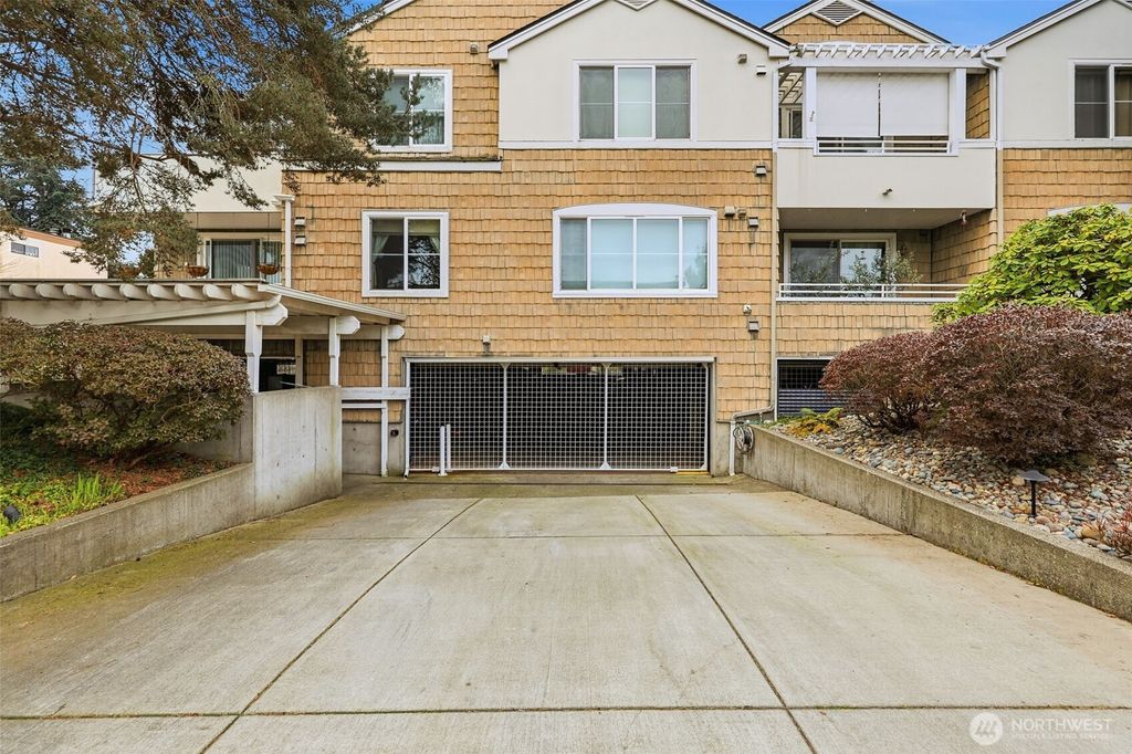 Photo of 22005 6th Avenue S #312, Des Moines, WA 98198 (MLS # 2481690)