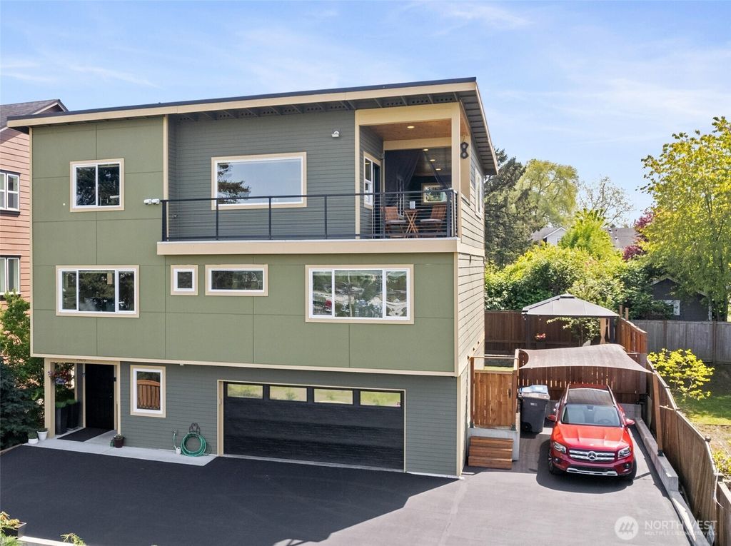 Photo of 1409 Shattuck Avenue S, Renton, WA 98055 (MLS # 2365740)