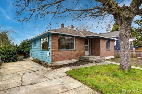 Photo of 7115 44th Avenue SW, Seattle, WA 98136 (MLS # 2488236)