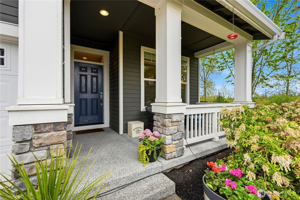 Photo of 4325 30th Drive SE, Everett, WA 98203 (MLS # 2495115)