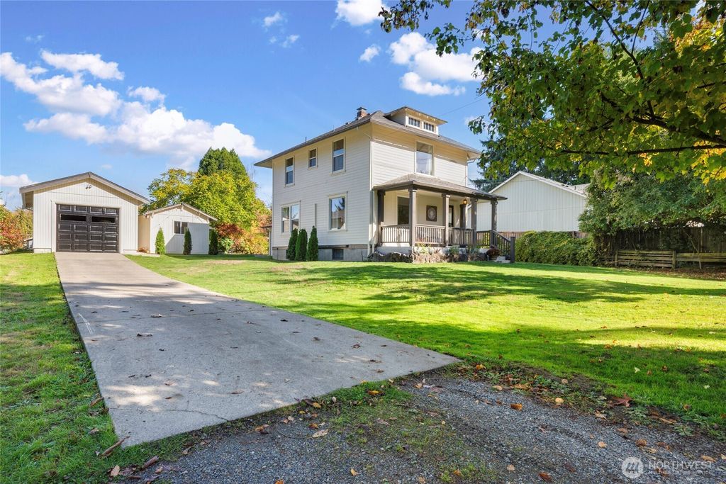 Photo of 1404 10th Avenue SE, Olympia, WA 98501 (MLS # 2476118)