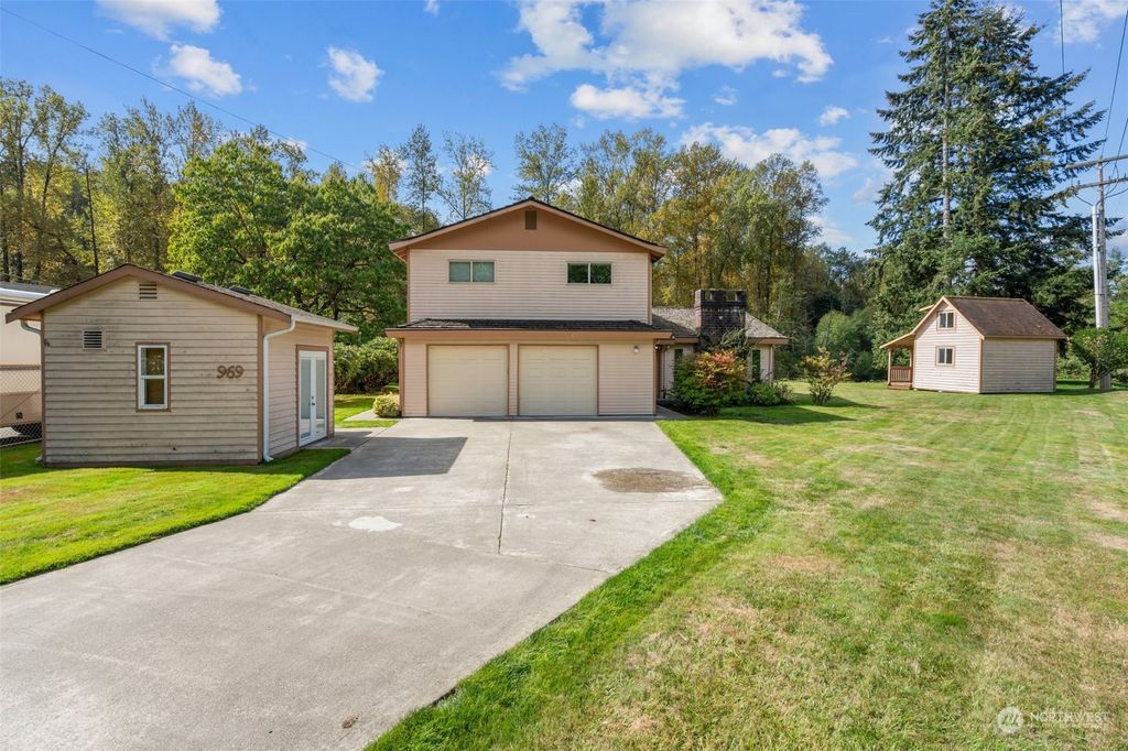 Photo of 969 Shelton Avenue SE, Renton, WA 98058 (MLS # 2280890)