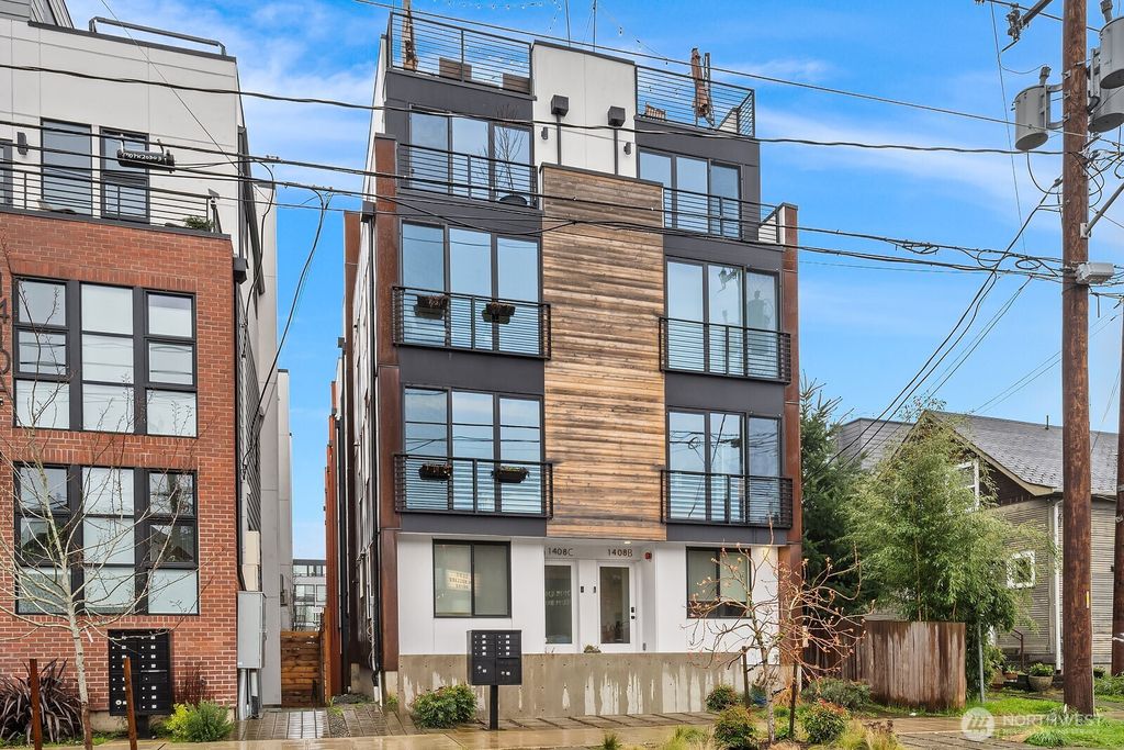 Photo of 1406 21st Avenue #A, Seattle, WA 98122 (MLS # 2502083)