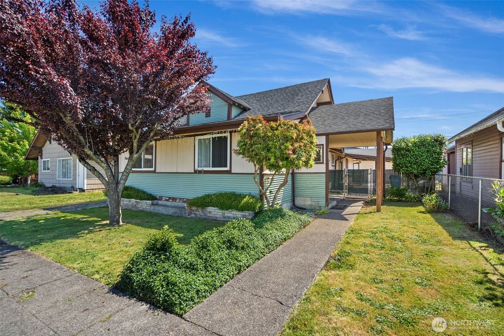 Photo of 1414 B Street, Centralia, WA 98531 (MLS # 2531205)